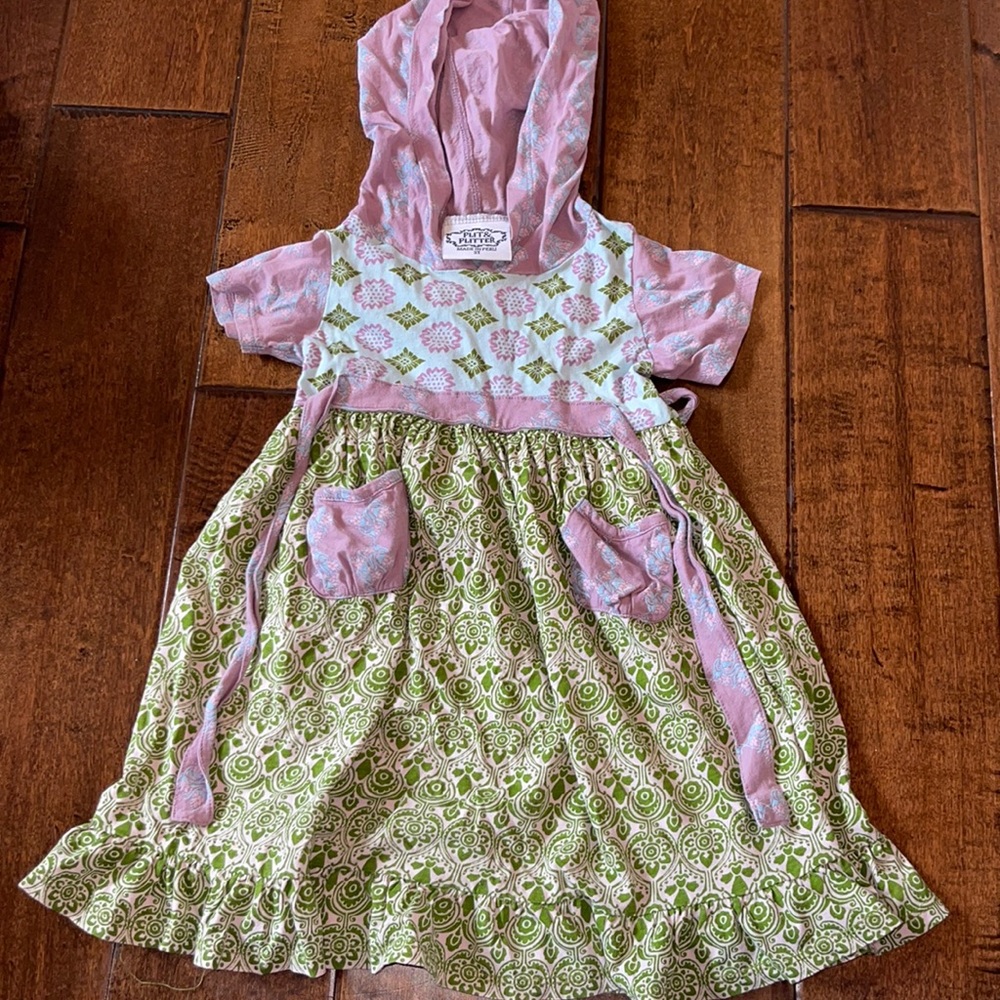 Flit and flitter side tie hooded dress